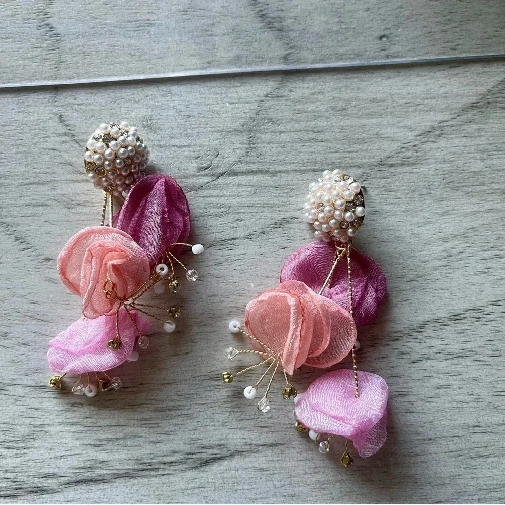 New! Pink and White Pearls Princess Flower Power Earring